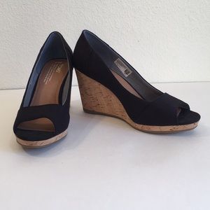 Toms Black Canvas Wedges size 8.5
